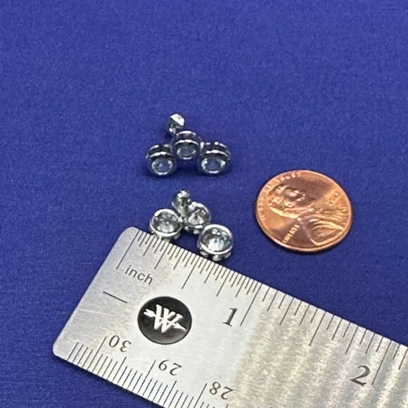 I.N.C Crystal Snowman Post Earrings Set On Original Card - Picture 9 of 11